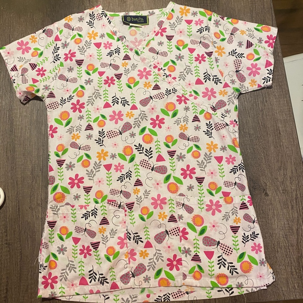 Spring/Flowery scrub top